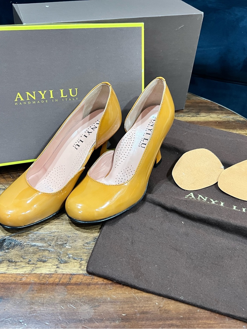 ANYI LU Mustard Yellow Patent Leather Mid Heel Pumps